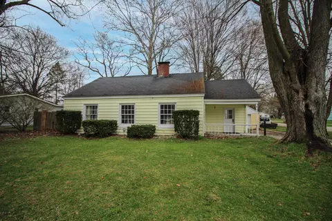 Exterior - 755 White Pigeon Rd, Constantine, MI 49042 photo 2 of 8
