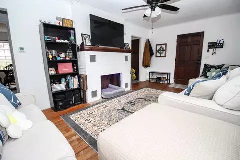 Living - 755 White Pigeon Rd, Constantine, MI 49042 photo 4 of 4