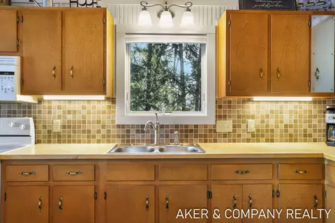 Kitchen - 5320 Stella Rd, Custer, MI 49405 photo 3 of 5