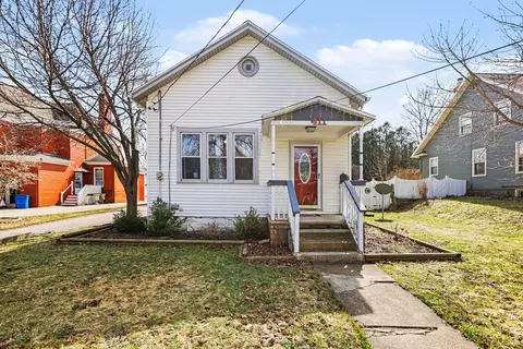 411 5th St, Manistee, MI 49660