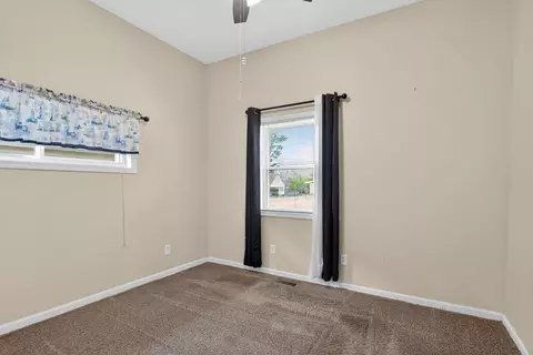 Bedroom - 5121 Sunset Dr, Jackson, MI 49203 photo 1 of 1