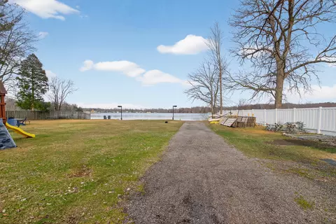 Exterior - 5121 Sunset Dr, Jackson, MI 49203 photo 11 of 11