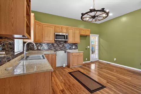 Kitchen - 5121 Sunset Dr, Jackson, MI 49203 photo 2 of 2