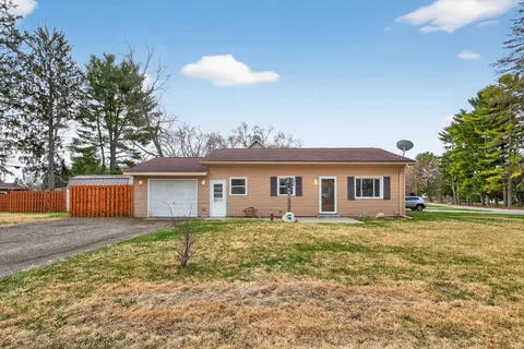 Exterior - 5121 Sunset Dr, Jackson, MI 49203 photo 9 of 11