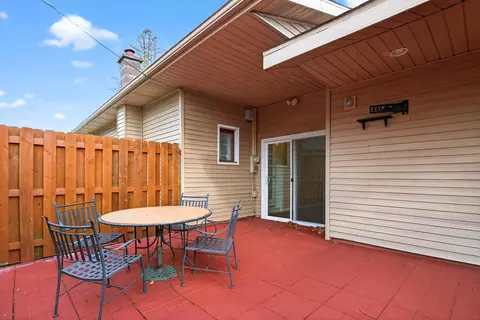 Exterior - 5121 Sunset Dr, Jackson, MI 49203 photo 4 of 11