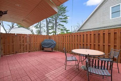 Exterior - 5121 Sunset Dr, Jackson, MI 49203 photo 3 of 11
