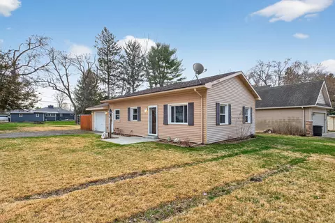 Exterior - 5121 Sunset Dr, Jackson, MI 49203 photo 8 of 11