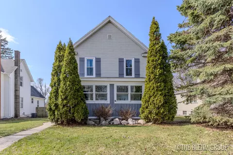 727 Emerald Ave NE, Grand Rapids, MI 49503