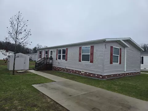 217 Braeburn Dr, Muskegon, MI 49442