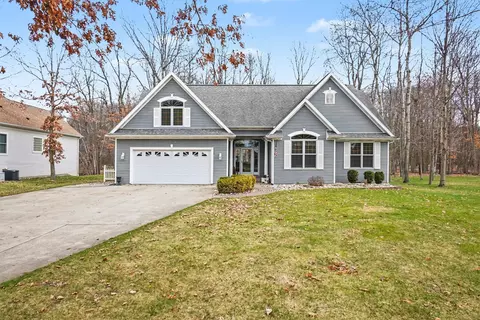 7604 Regency Ln, Canadian Lakes, MI 49346