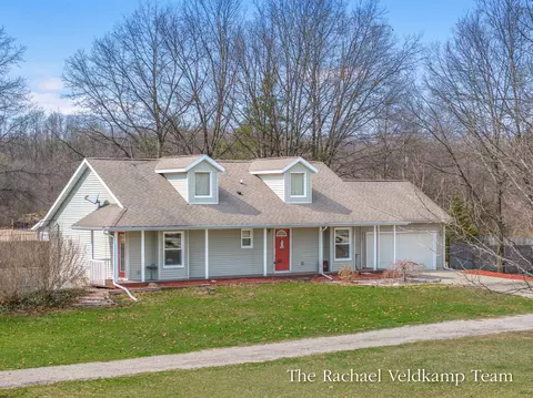 14193 108th Ave, Grand Haven, MI 49417