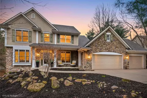 8149 Barony Pt, Mattawan, MI 49071