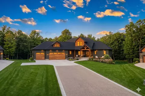 400 Sabine Dr #8, Muskegon, MI 49442
