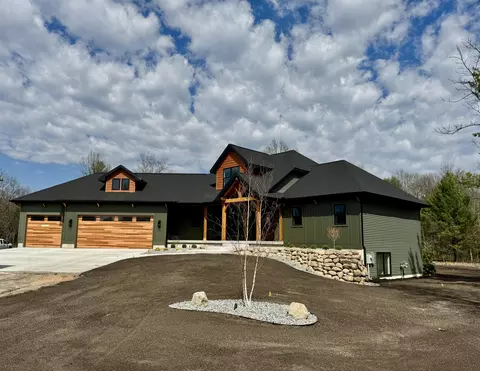 400 Sabine Dr #8, Muskegon, MI 49442