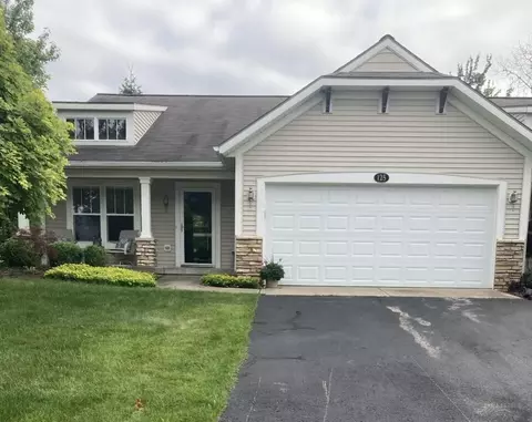125 Woodslee Ct, Norton Shores, MI 49444
