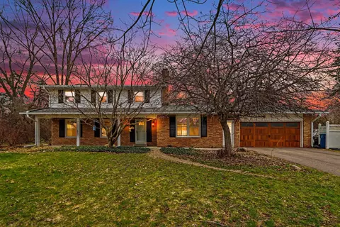 3814 Rockwood Dr, Kalamazoo, MI 49004