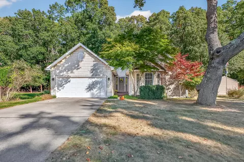 6520 Indian Point Rd, Montague, MI 49437