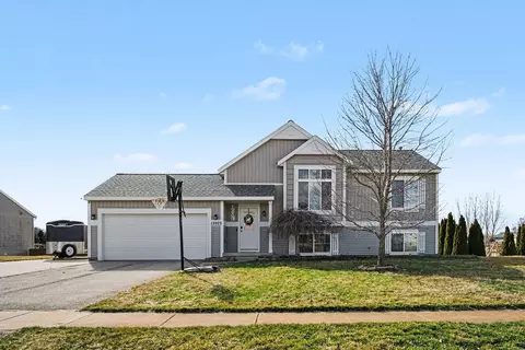 12023 Russell Rdg, Cedar Springs, MI 49319