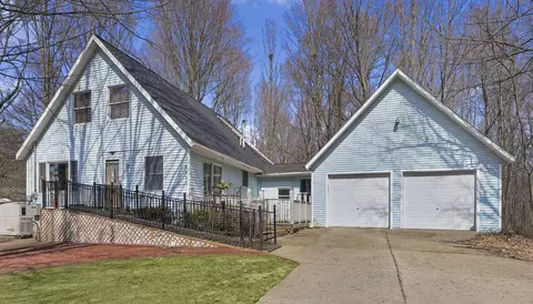 505 9 Mile Rd NW, Comstock Park, MI 49321