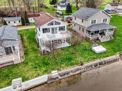 828 N Werners Landing Dr, Bronson, MI 49028