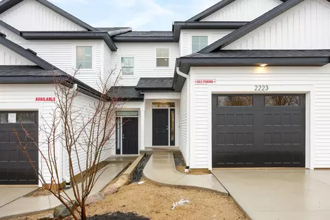 2221 Watertown Way NE, Grand Rapids, MI 49505