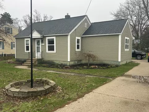 6894 12th Ave, Jenison, MI 49428