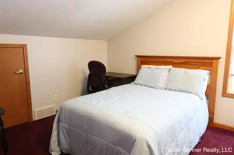 Bedroom - 7703 Pinecone Ct, Whitehall, MI 49461 photo 3 of 4