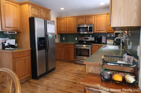 Kitchen - 7703 Pinecone Ct, Whitehall, MI 49461 photo 4 of 4
