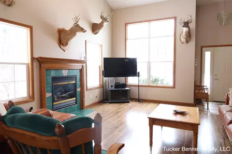 Living - 7703 Pinecone Ct, Whitehall, MI 49461 photo 2 of 4