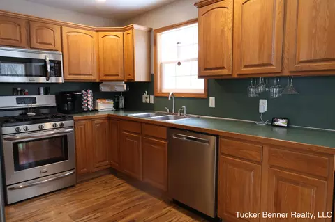 Kitchen - 7703 Pinecone Ct, Whitehall, MI 49461 photo 3 of 4