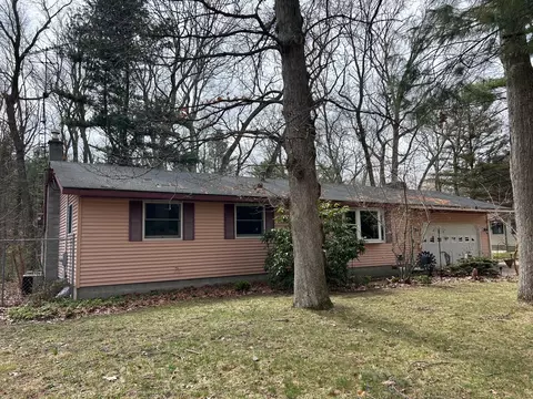 15894 Lake Ave, Grand Haven, MI 49417