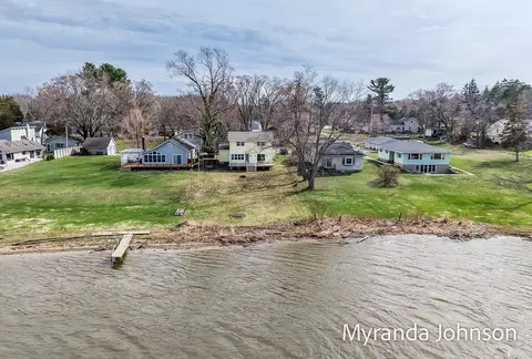 14661 Mercury Dr, Grand Haven, MI 49417