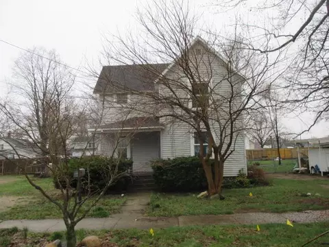 120 Hillsborough St, Hartford, MI 49057