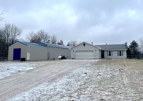 15993 Peach Ridge Ave, Kent City, MI 49330