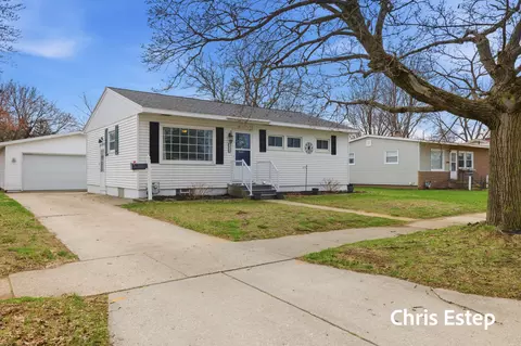 1620 Slayton Ave, Grand Haven, MI 49417