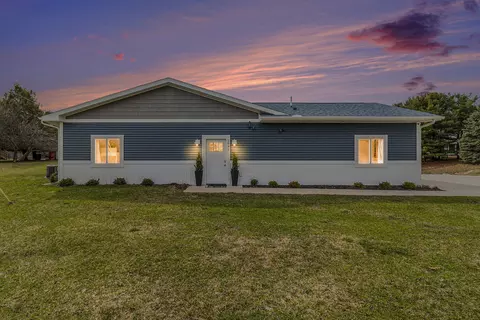 1641 N Arrowhead Dr, Mears, MI 49436