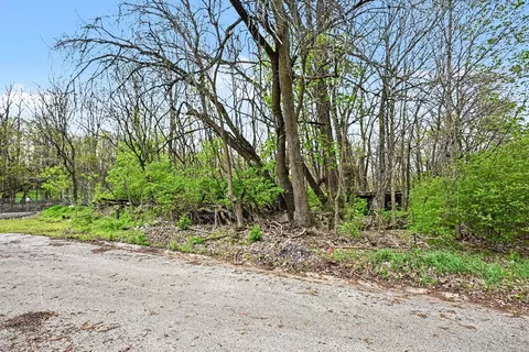 710 S Oak St, Buchanan, MI 49107