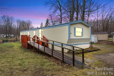4057 E Shore Dr, Stanton, MI 48888