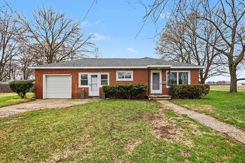 609 E Railroad St, Bronson, MI 49028