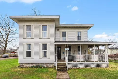 814 French St, Three Rivers, MI 49093