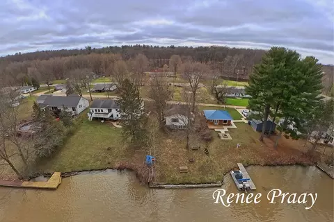 3511 Lake Allegan Dr, Allegan, MI 49010