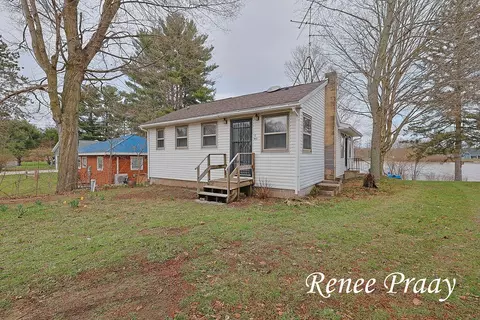 3511 Lake Allegan Dr, Allegan, MI 49010