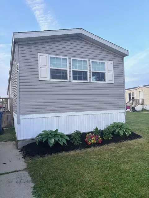 360 E Tuttle Rd # 217, Ionia, MI 48846