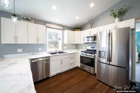 Kitchen - 9701 Coyote Trl, Belding, MI 48809 photo 2 of 4