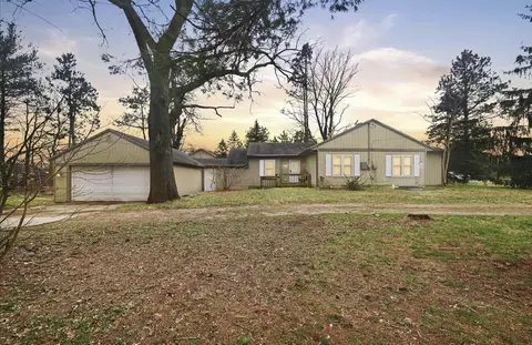 6235 S 12th St, Portage, MI 49024