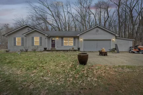 19827 Williamsville Rd, Gregory, MI 48137