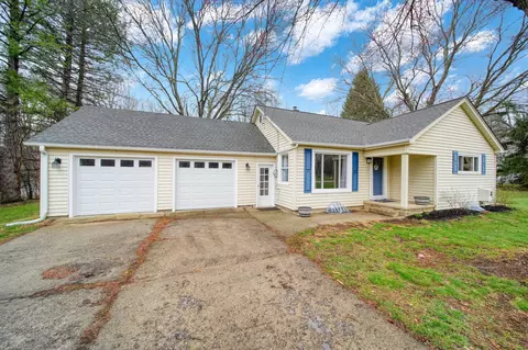 3032 Hendee Rd, Jackson, MI 49201 photo 2