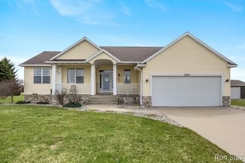 6028 Lincoln St, Allendale, MI 49401
