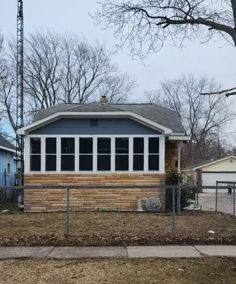 1844 Superior St, Muskegon, MI 49442