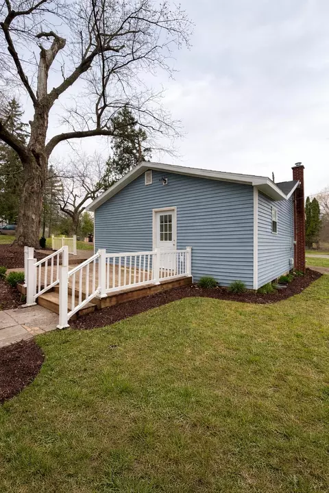 128 Marion St, Hillsdale, MI 49242